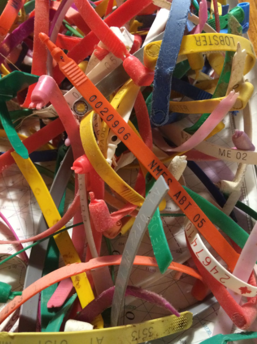 A pile of plastic bands.