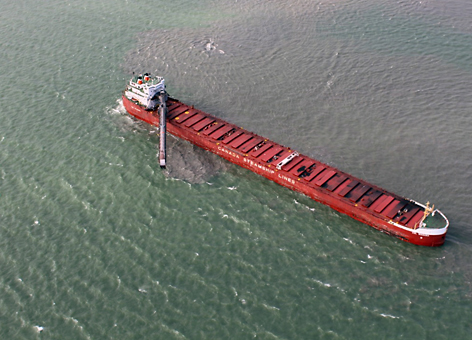 The coal ship CSL Niagara got stuck in Lake Erie's soft, muddy bottom.