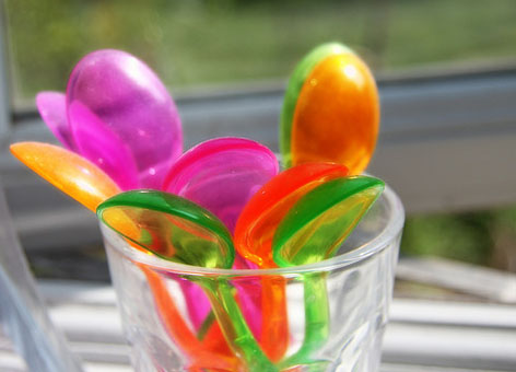 Plastic spoons.