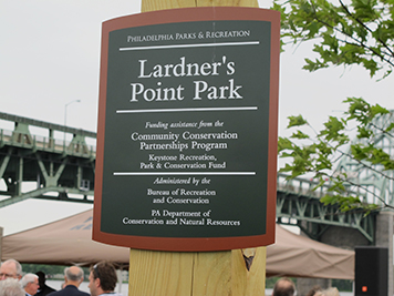 Lardner's Point Park sign.