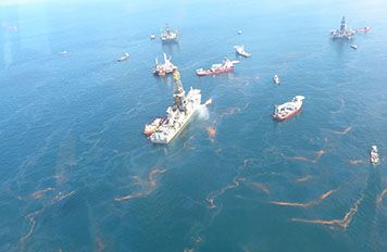 Aerial view of Deepwater Horizon oil spill and response vessels.