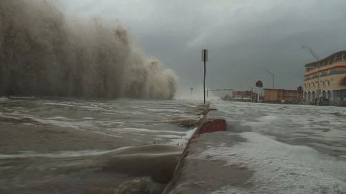 Hurricane storm surge over street. Image: NOAA.
