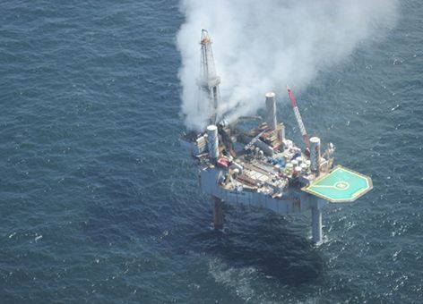 Hercules 265 drilling rig with cloud of leaking natural gas in Gulf of Mexico.